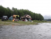 Những điều lưu ý khi cho trẻ nhỏ đi cắm trại ở sông suối 